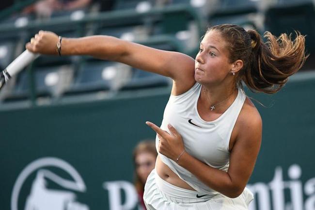 往牵动着球 往牵动着球